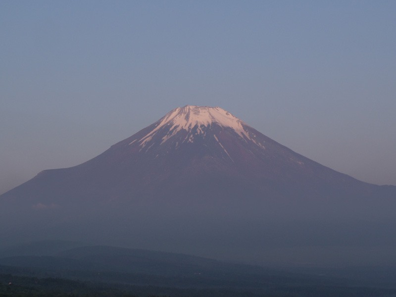 26���@�R���΂���̓��̏o