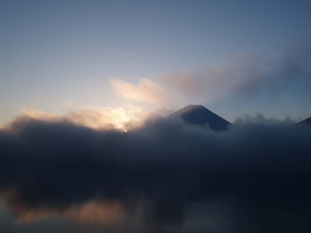 �{���΂���̓��̏o�ƕx�m�R