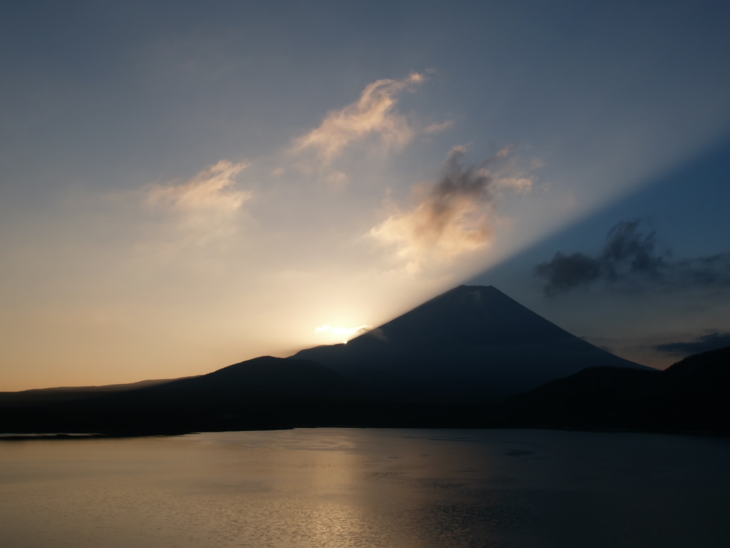 �{���΂���̓��̏o