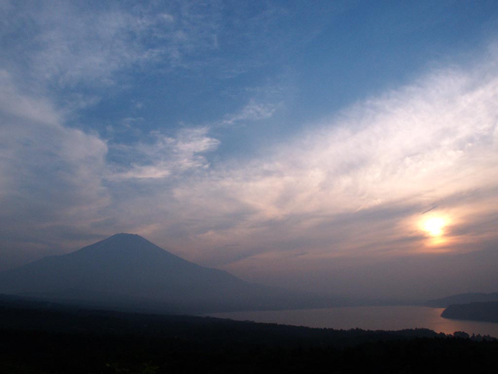 28���̗[�Ă��ƕx�m�R