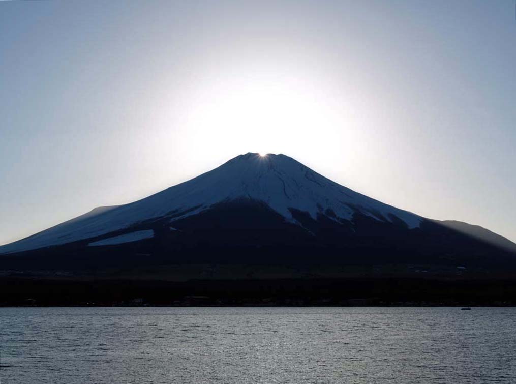 2/4 ���z�����݂��ޒ��O�̕x�m�R