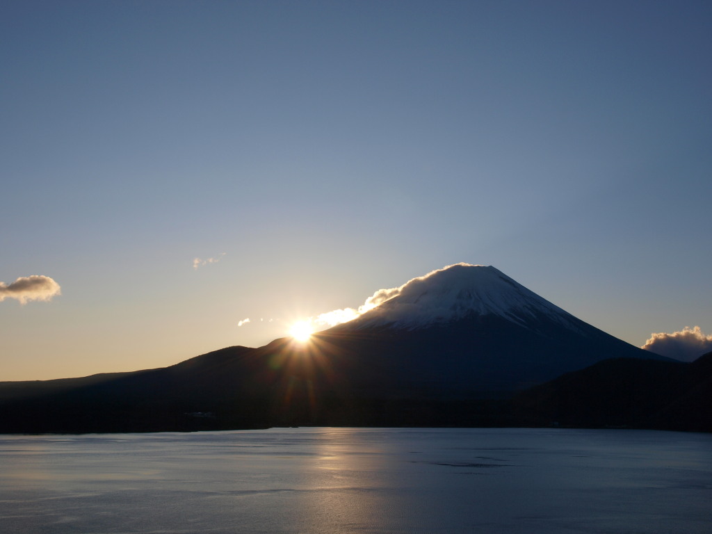 12/4 �{���΂���̓��̏o�̕x�m�R