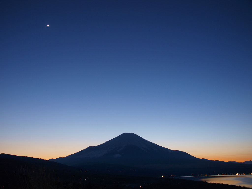 1/8 �O����̌��ƕx�m�R