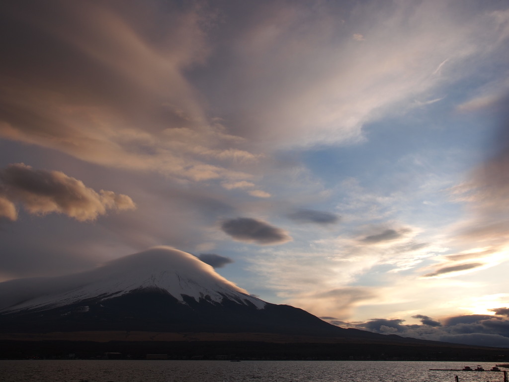 4/8 ���̓���O�̕x�m�R