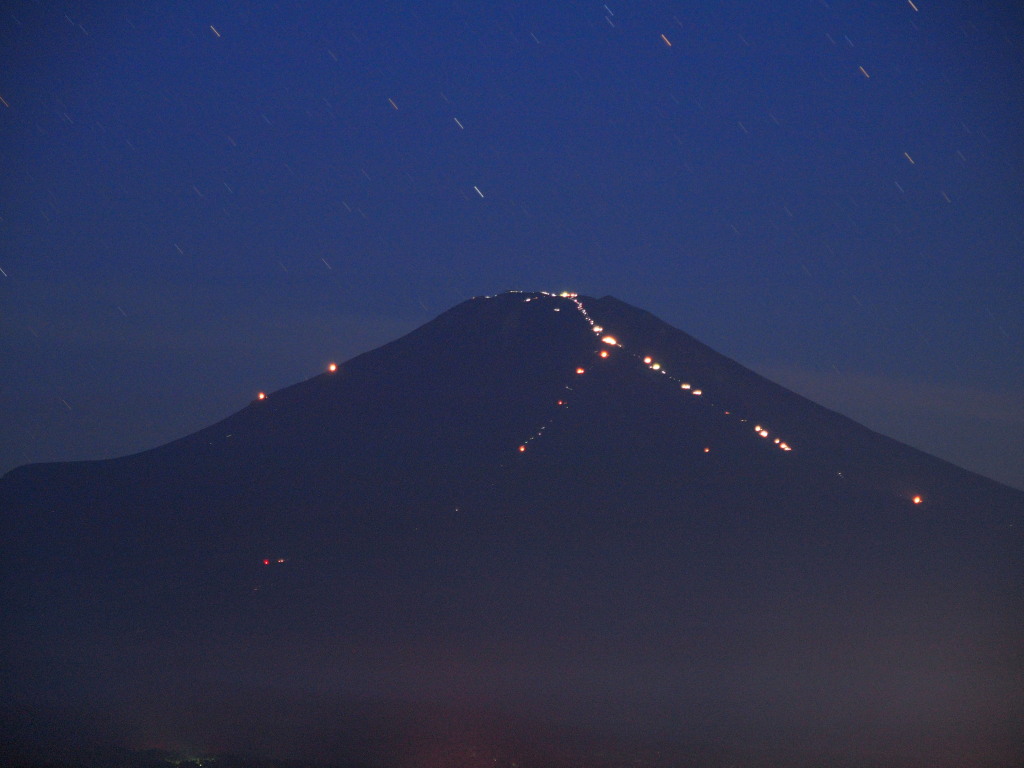 8/10 �ĎR�̕x�m�R