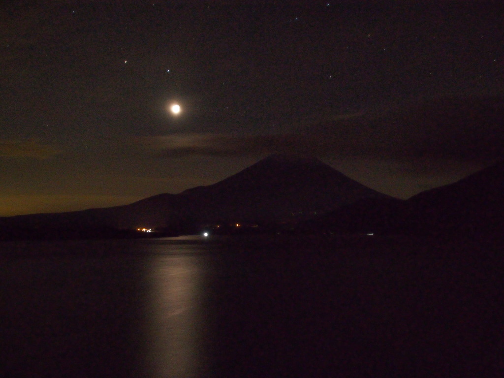 11/23�@��������̕x�m�R