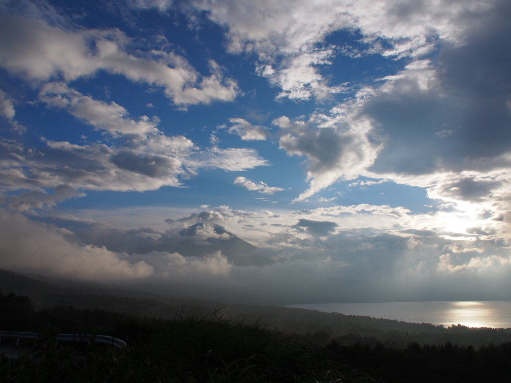 8/5 �_�̒��̕x�m�R