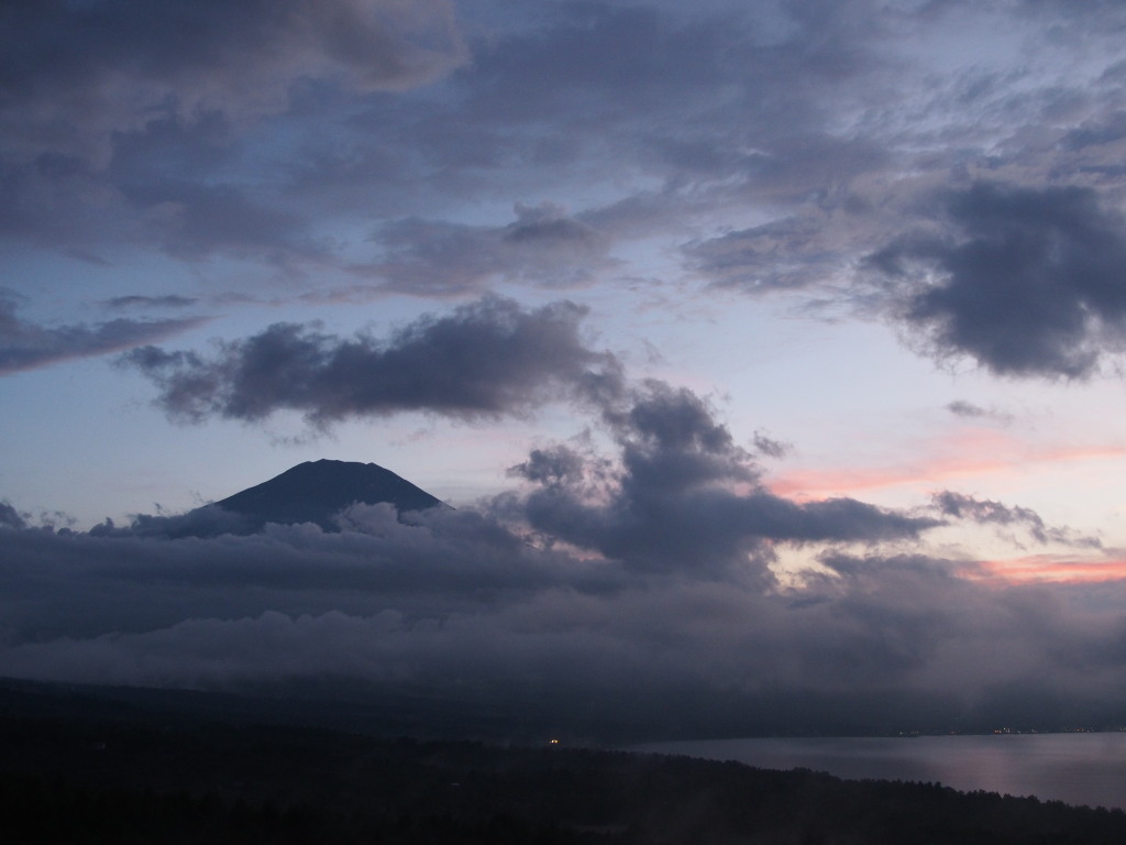 8/6 �[�Ă��̕x�m�R