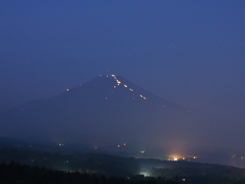 8/9 �[�Ă��̕x�m�R