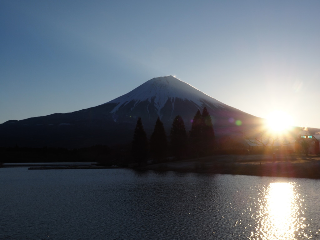 3/15 ���̏o�̕x�m�R