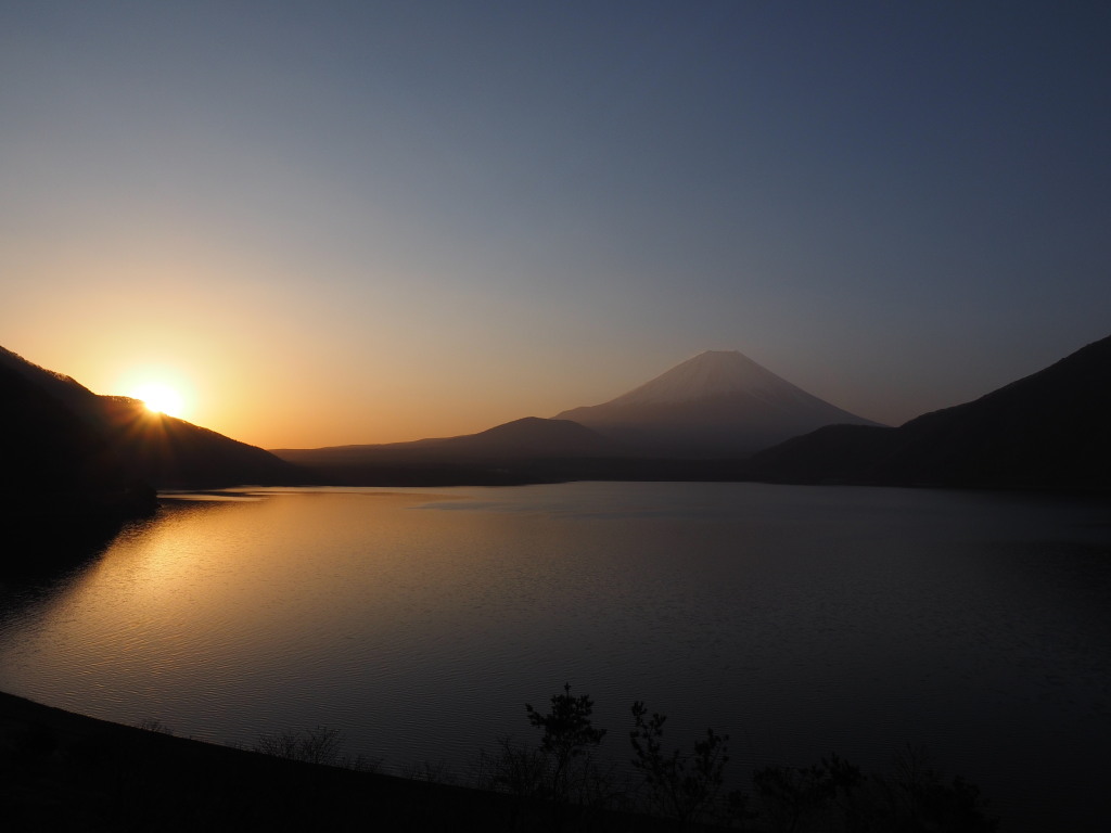 3/23 ���̏o�̕x�m�R