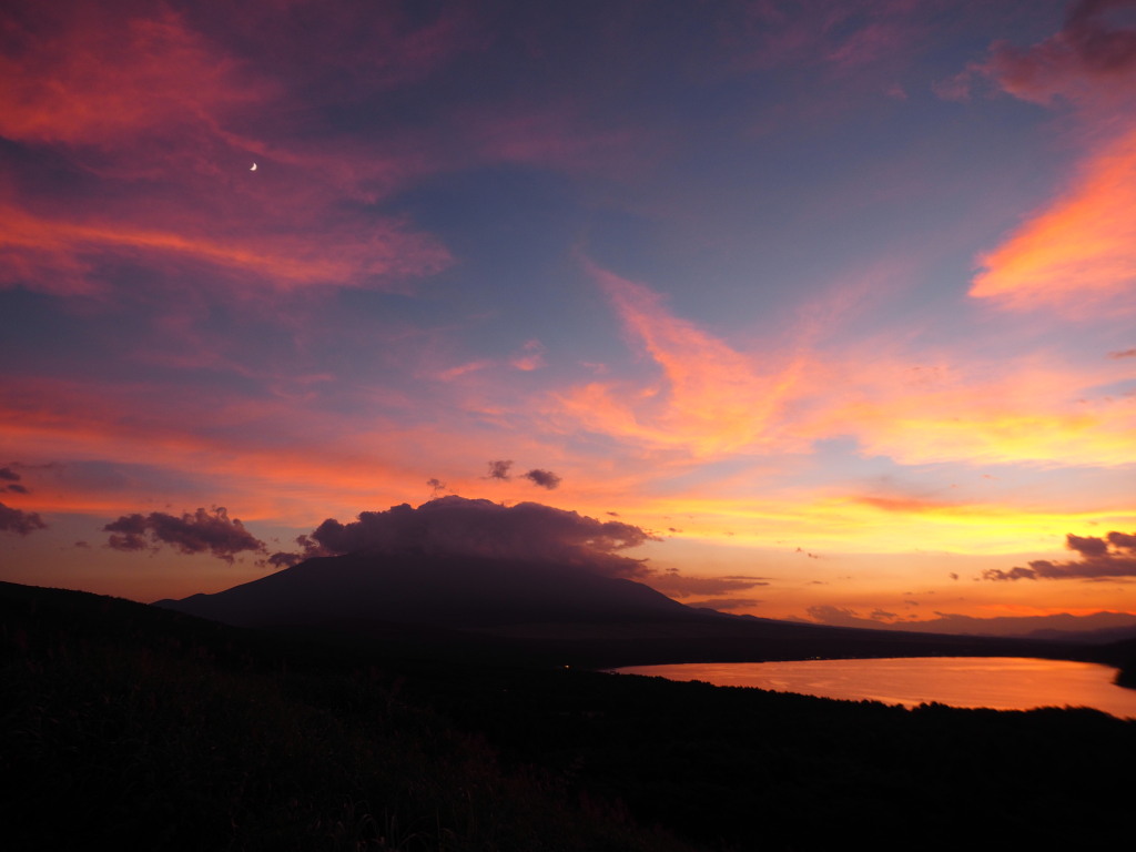 8/8 �[�Ă��ɐ��܂�R����