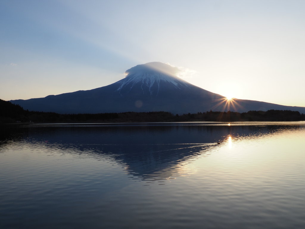 3/10 ���̏o�̕x�m�R