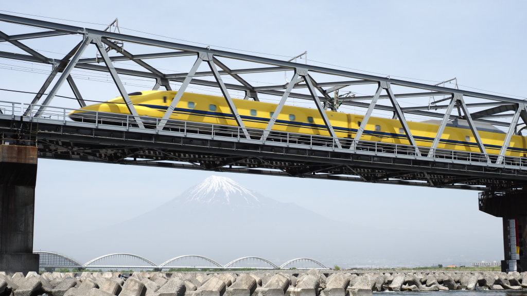 5/8 �h�N�^�[�C�G���[