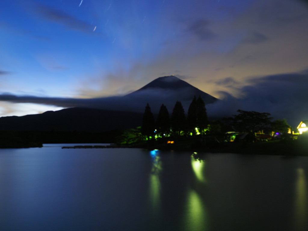 8/17 5���̐��E