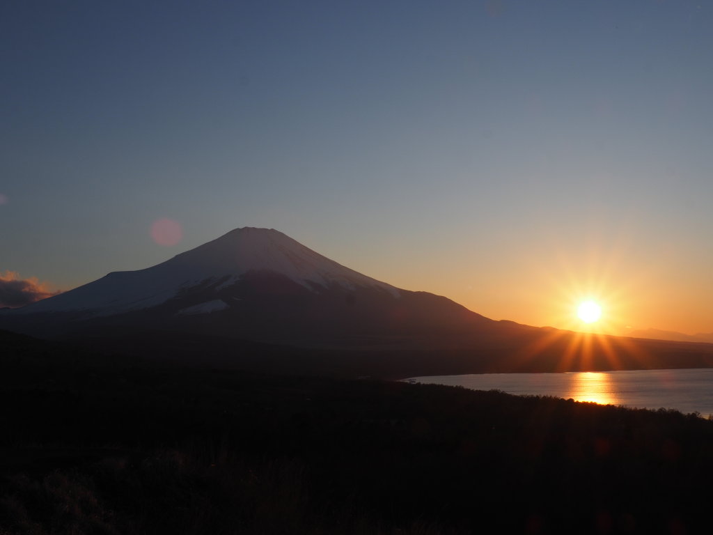 4/3 ���̓���̕x�m�R