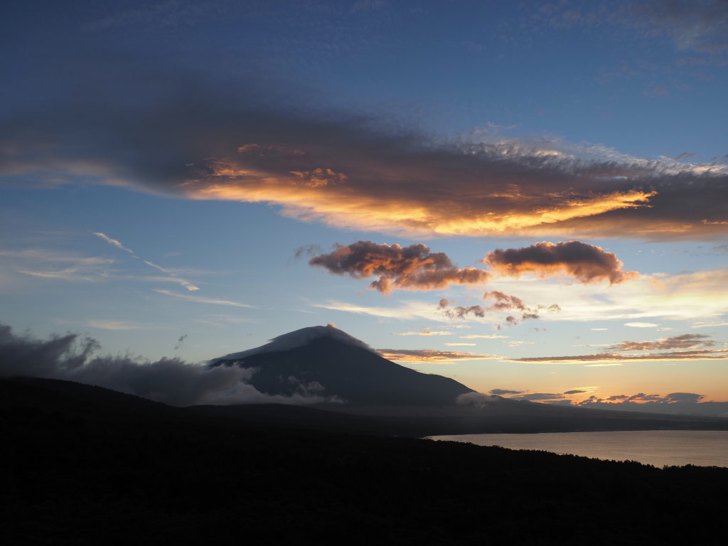 9/8 �[�Ă��̕x�m�R