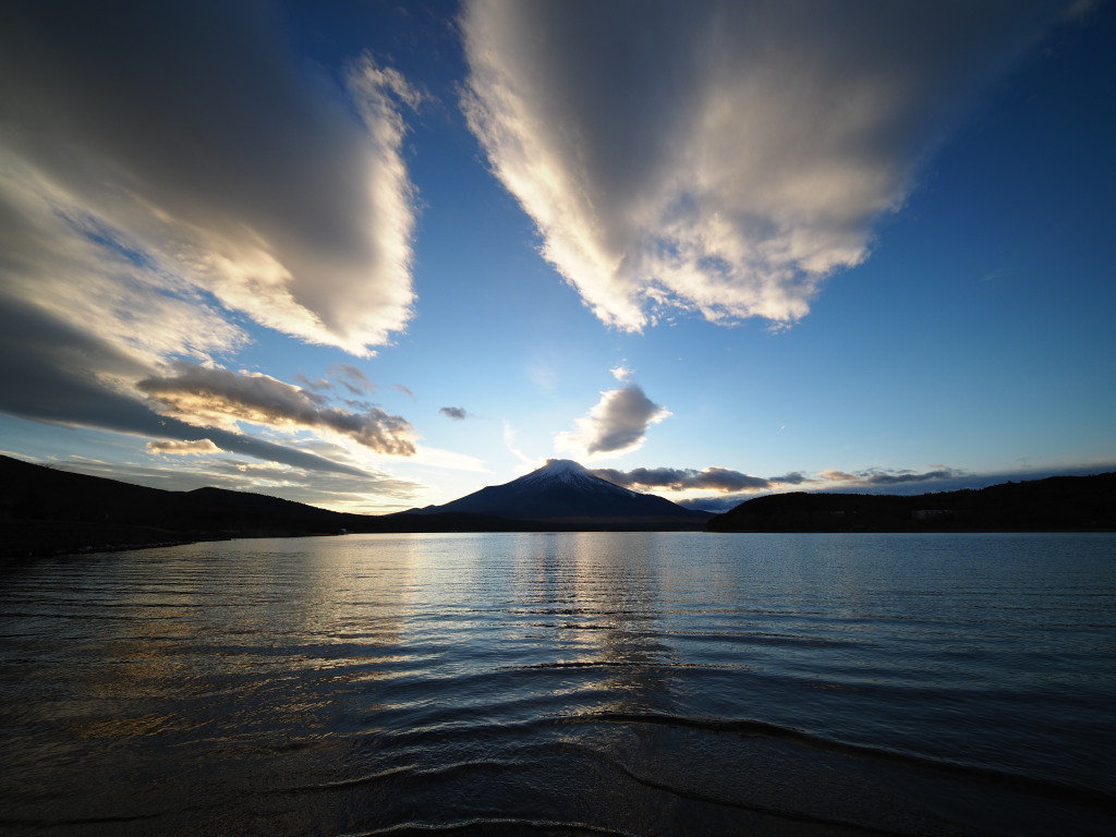 1/18 �R���̉_������