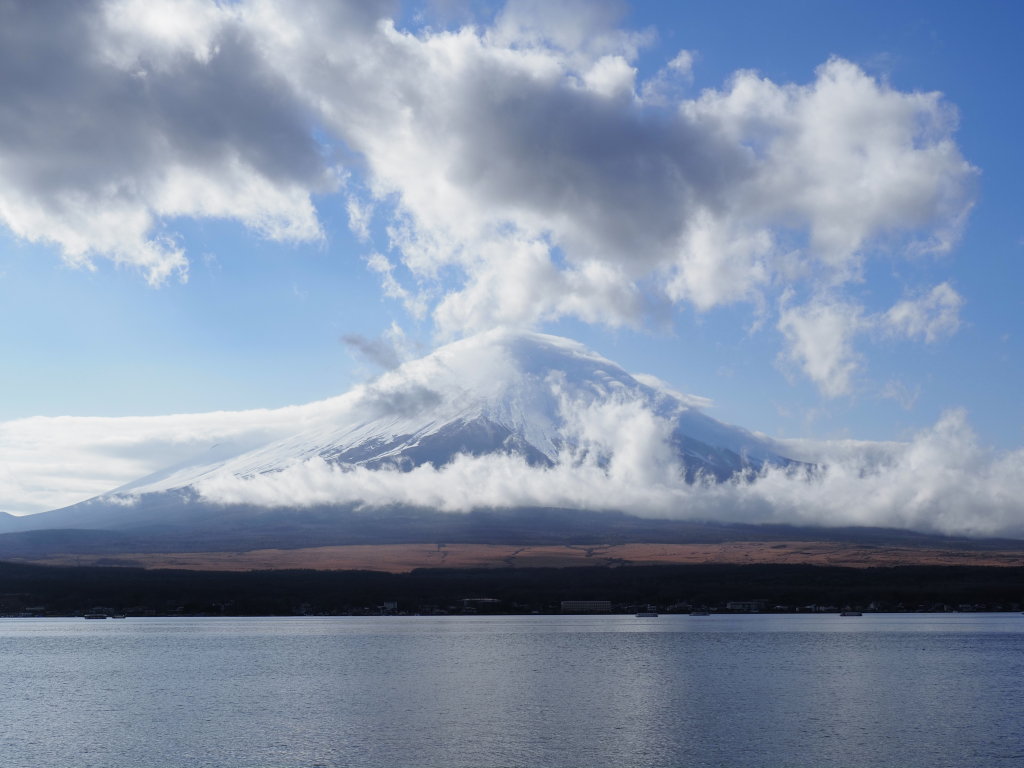 ���r ��u�̕x�m�R