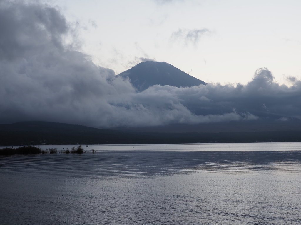 ���� �_�̒��̕x�m�R