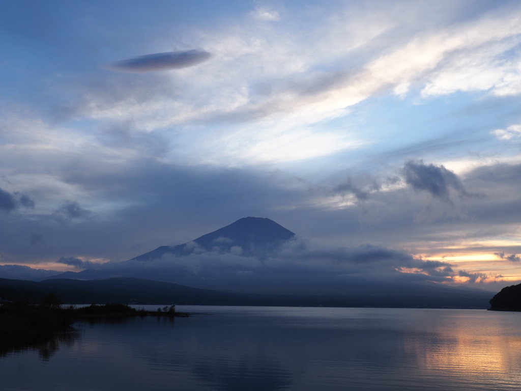 �L���� ����̉_�ƕx�m�R